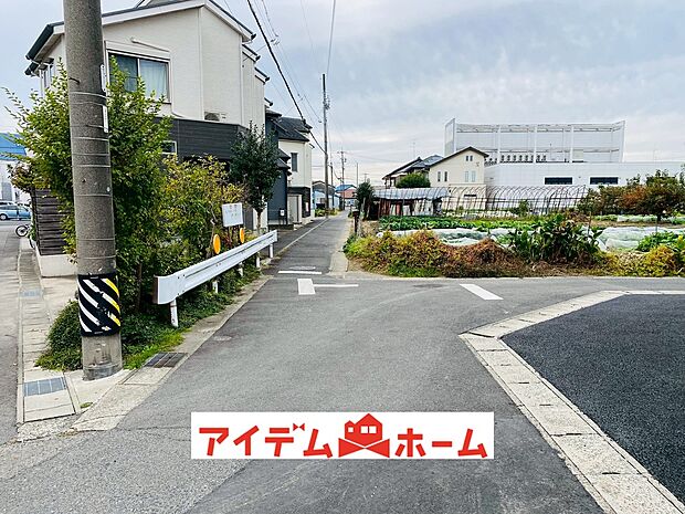 現地(2025年11月)撮影
撮影休日、平日問わずお気軽にお問合せくださいませ。