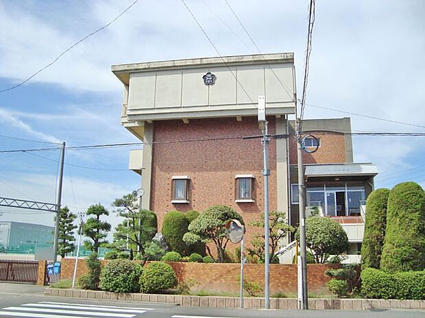 北名古屋市立天神中学校(約560m)