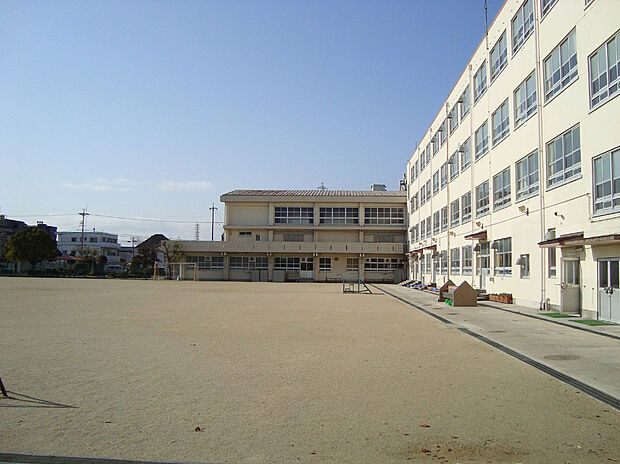 名古屋市立比良小学校（約840m）