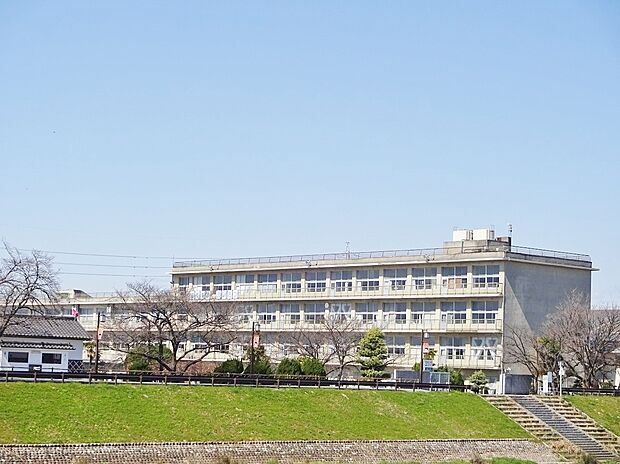 清須市立清洲小学校（約1,200m）