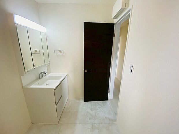 【洋室】平日・土日問わずご案内致します!お気軽にお問合わせ下さい♪