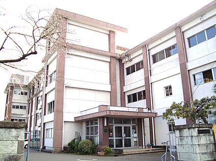 一宮市立千秋中学校  660m