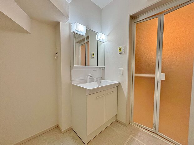 【洗面】暮らしを快適に変える、シャワー付き洗面化粧台♪