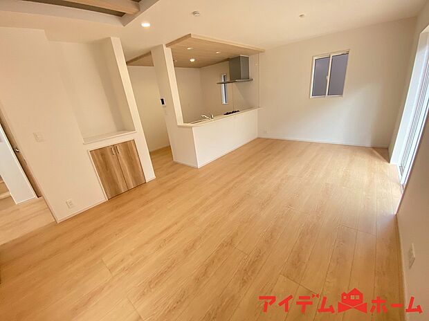 【リビング】平日・土日問わずご案内致します!お気軽にお問合わせ下さい♪