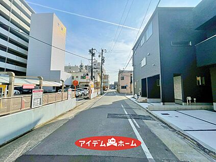 ■東側前面道路■