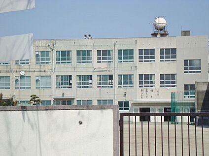 名古屋市立正色小学校 870m