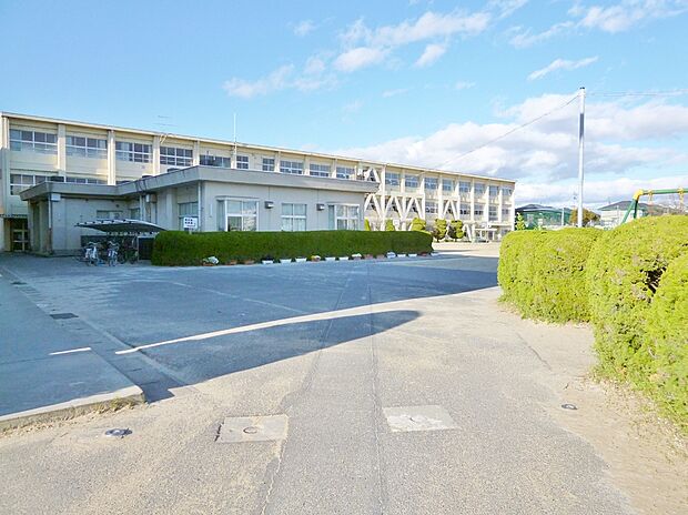 愛西市立佐屋小学校(約270m)