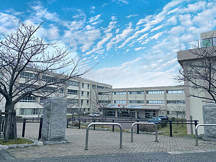 新潟市立藤見中学校 約1,270 ～1,290m(徒歩16～17分)