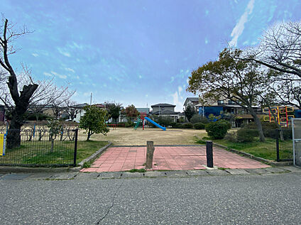 つばめ公園 約180 ～190m(徒歩3分)