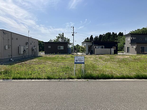 区画No.No.6/100坪以上の広々とした敷地です。(2025年6月撮影)