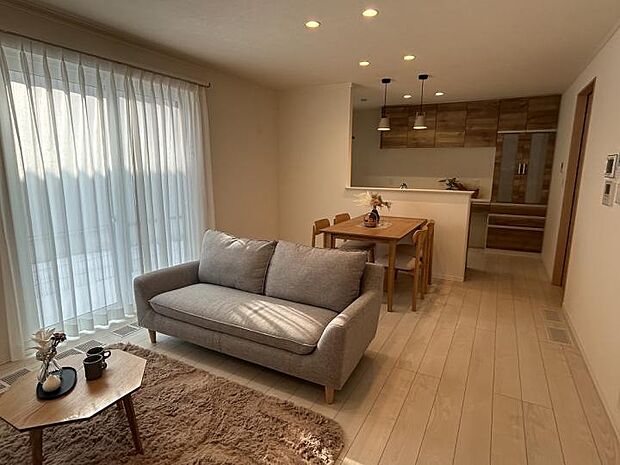 【G棟LDK】白基調で明るく家事導線の良いLDK(2025年1月撮影)