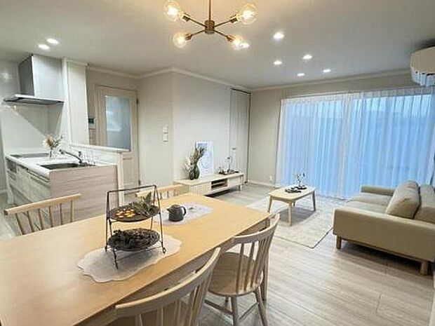 【【施工例】分譲地内にあるモデルハウス】LDK