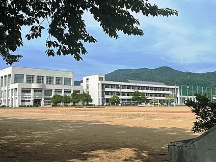 東根市立第一中学校 約2430m(徒歩31分)