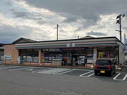 セブン-イレブン 山形花楯2丁目店 530m