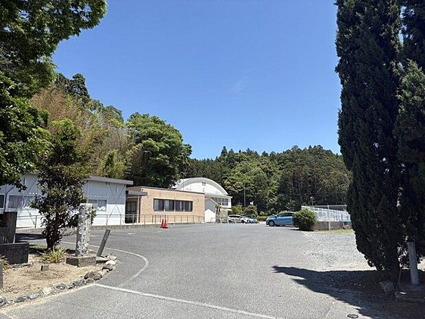 いわき市立平第五小学校(約880m)