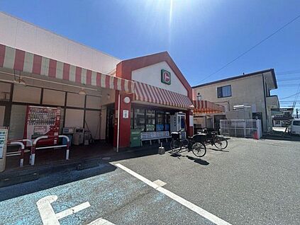 マルト 平白土店 920m