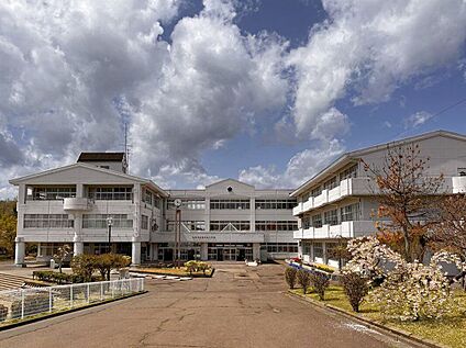 仙台市立南吉成小学校 820m