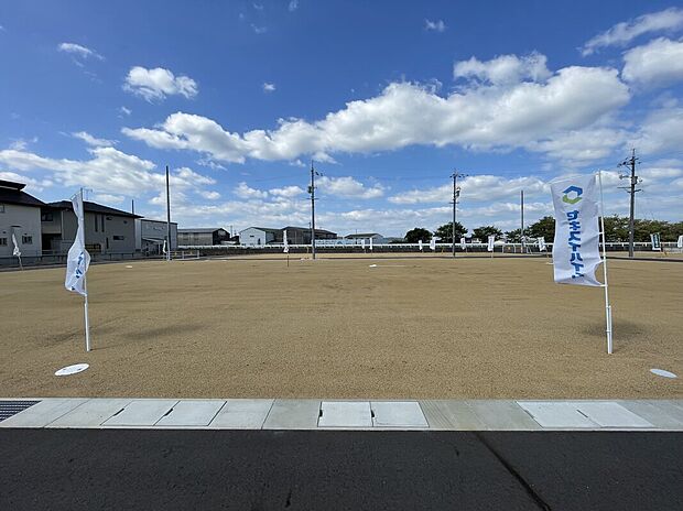「久々原」駅まで徒歩9分でアクセス良好。上下水道負担金込みで資金計画もスムーズに進められる分譲地です。(2026年9月撮影)