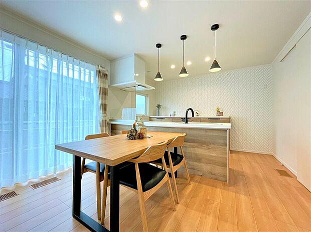 【LDK(4)】クリナップのキッチンで手入れが楽♪(2024年11月撮影)