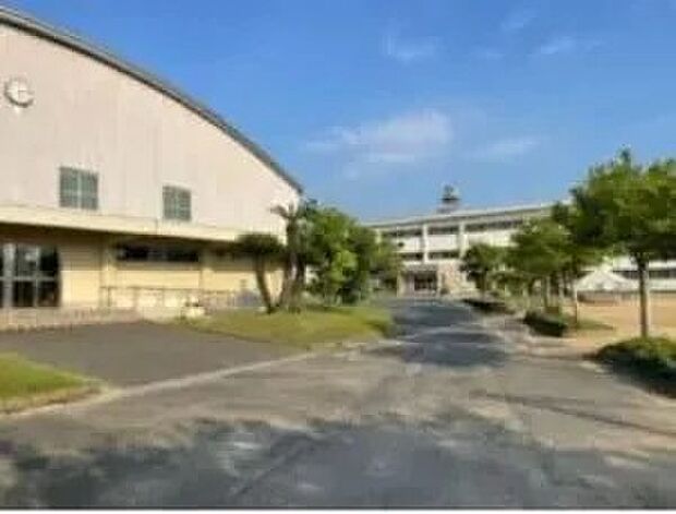 倉敷市立船穂中学校（約1m）