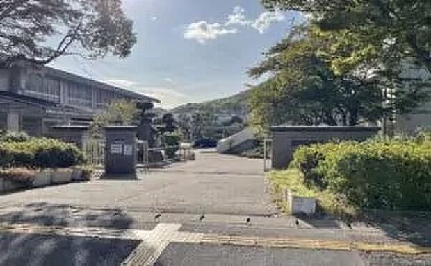 倉敷市立味野中学校（約520m）