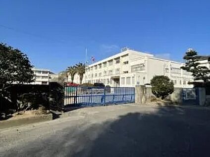 浅口市立鴨方中学校 860m(徒歩11分)