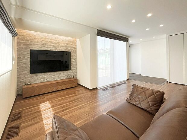 【リビング】明るく開放的なリビング