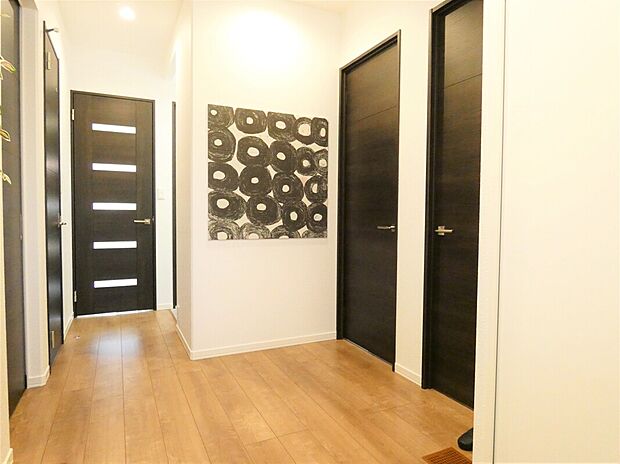 【玄関】収納たっぷりでおしゃれな玄関です！（2025年4月）撮影