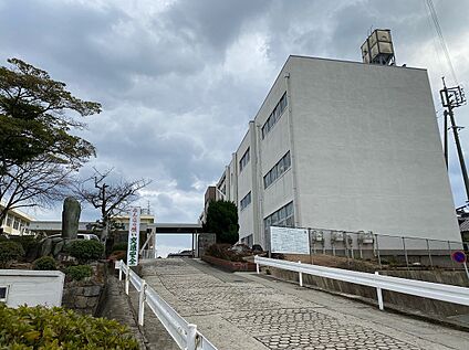 川中小学校 約1,200ｍ(徒歩16分)