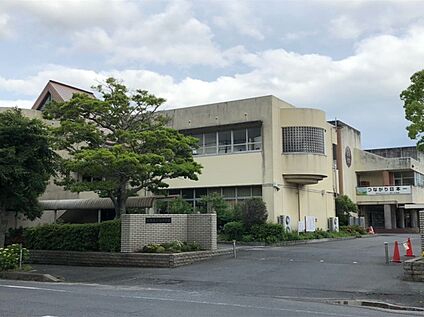 浅江中学校 約2010ｍ(徒歩26分)