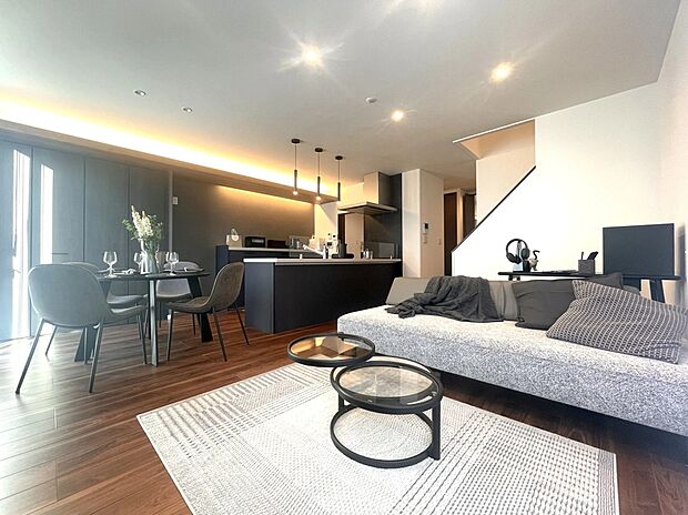 17.8帖の広さを活かした開放感あふれるリビングは、家族みんながゆったりとくつろげる空間。