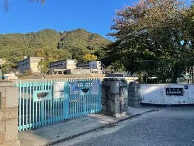 呉市立広中央中学校（約2,860m）