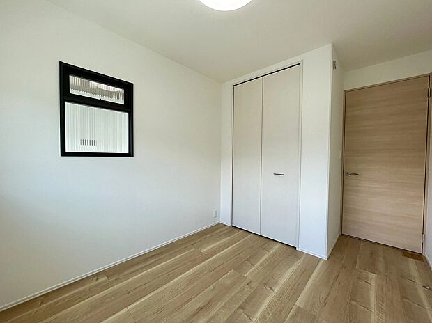 【子ども部屋】家具のレイアウトがしやすい設計で、お子さまの成長に合わせて柔軟に使える子ども部屋です。