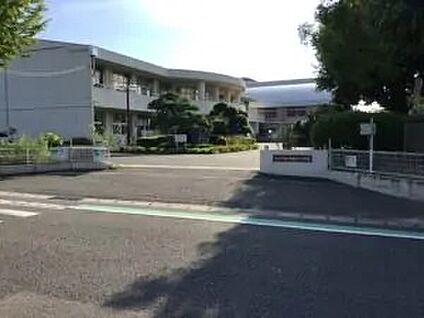 新居浜市立新居浜小学校 800m～810m(徒歩10～11分)