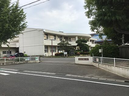 新居浜小学校 850ｍ～900ｍ(徒歩11分～12分)