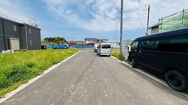 スマートハイムプレイス稲吉南／前面道路（2026年4月撮影）