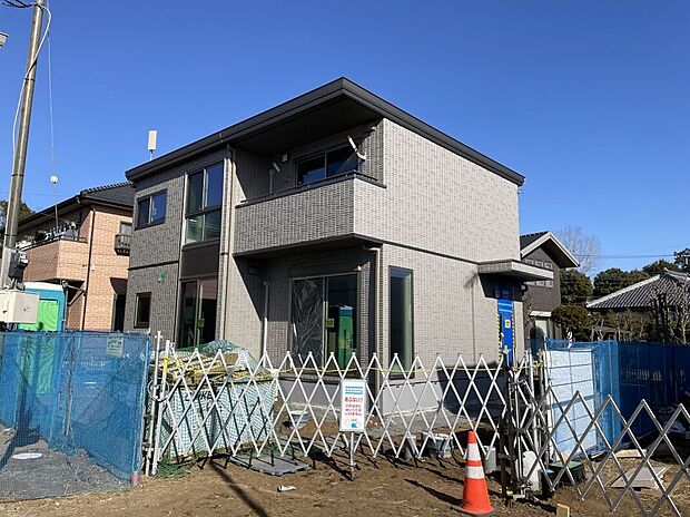 【No.2（26年1月撮影）】鉄骨系ユニット工法2階建
設備：太陽光発電8.88kW、蓄電池13.2kWh