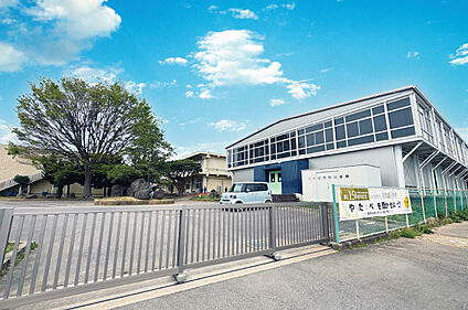 谷田部小学校 約1930m～2040m(徒歩25分～26分)