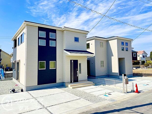 外壁にサイディング材を使用したおしゃれな外観。色柄バリエーションが豊富なため、住まいの表情を豊かに表現してくれます。また、雨で汚れを落としてくれるので、綺麗な外観が長続きします!