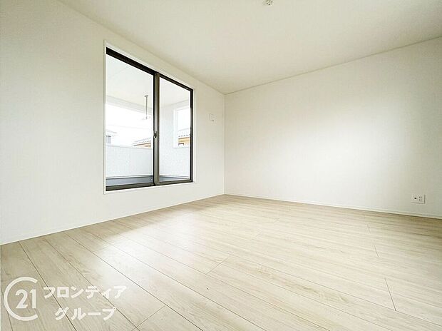 こちらのお部屋はバルコニーに面しており、日当たり、通風ともに良好です！