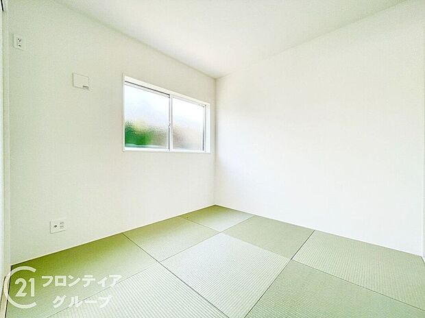 【子供部屋】新しいい草香る畳スペースは、使い方色々!客室やお布団で寝るときにぴったりの空間ですね。