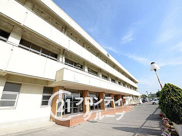 生駒市立大瀬中学校（約716m）