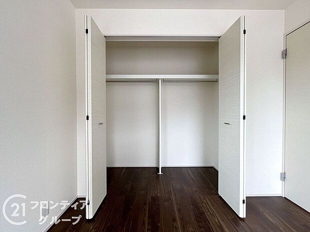 【収納】充実した収納スペースなので、お子様が大きくなって、荷物が増えてもたっぷり収納しておけますね