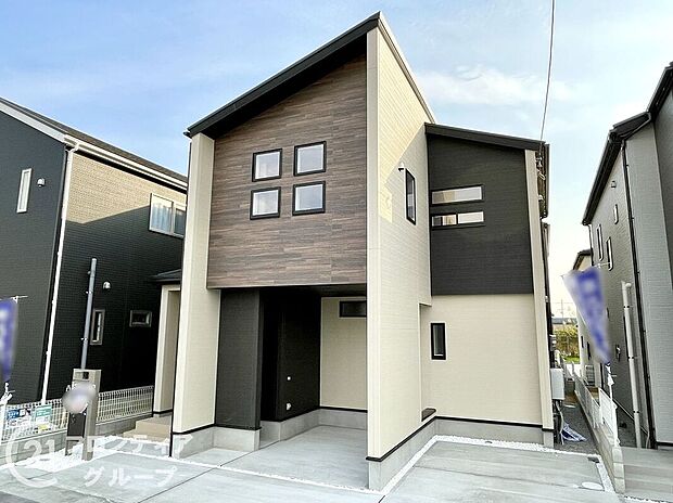 【外観】【７号棟】現地外観写真＼当社は年中無休でご案内可能／水曜日や祝日、年末年始も休まず営業！お仕事の予定を無理に変えなくともご案内、ご相談が可能です！お気軽にお問い合わせください♪