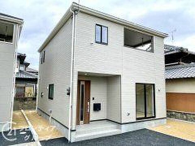 【外観】【２号棟】現地外観写真＼資金計画のお悩みお任せください！／最新FPシステムを使った資金計画のシミュレーションや専属のファイナンシャルプランナーがお金回りの整理をお手伝いします！住宅ローンもお任せ♪