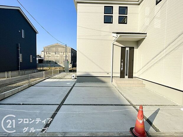 【駐車場】駐車場完備で、車をお持ちの方も安心して利用できる便利で快適な環境が整っており、日常の移動がスムーズです！