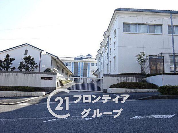 香芝市立香芝北中学校（約1,320m）