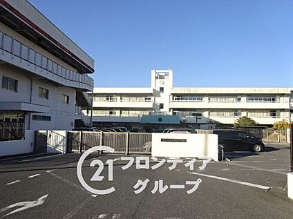 橿原市立畝傍東小学校 700m