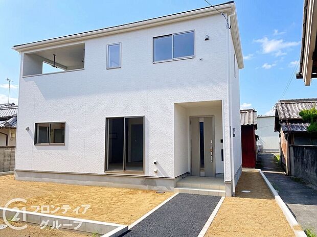 【外観】【1号棟】現地外観写真＼当社は年中無休でご案内可能／水曜日や祝日、年末年始も休まず営業！お仕事の予定を無理に変えなくともご案内、ご相談が可能です！お気軽にお問い合わせください♪
