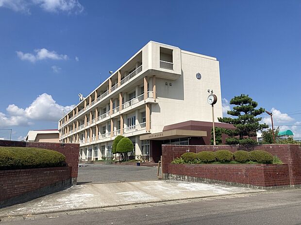 清須市立春日中学校（約520m）